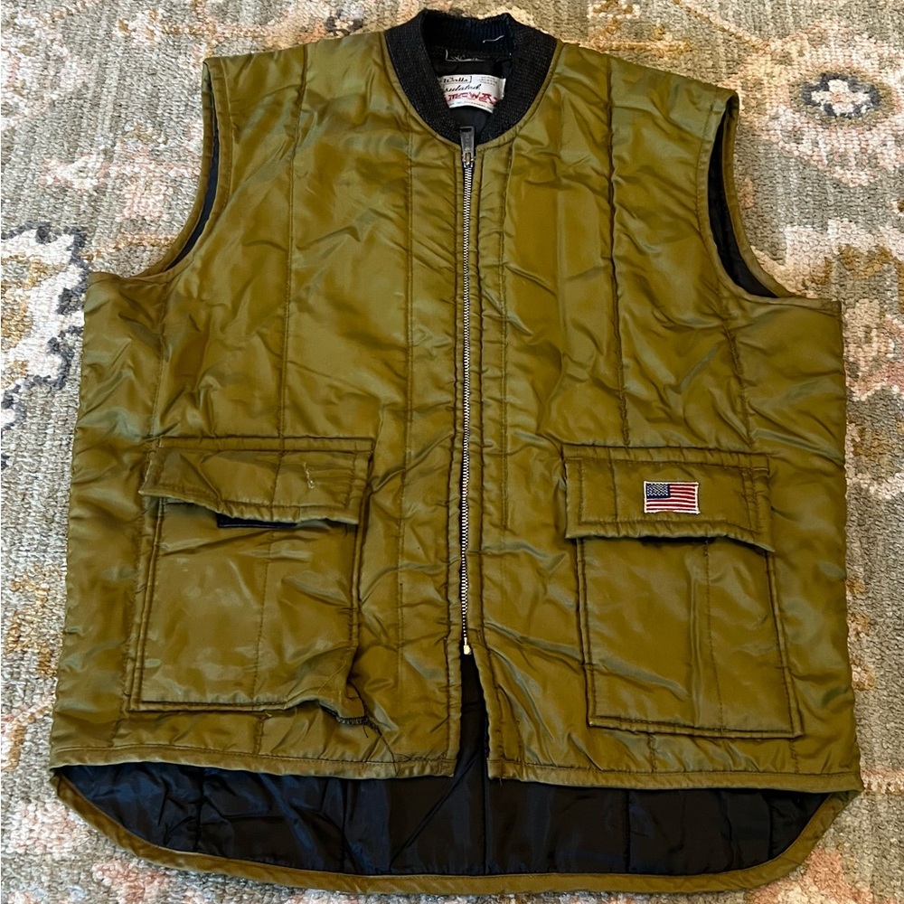 Walls-Vintage American Flag 70-80’s Insulated Vest Golden Men’s Size‎ Med Flaws